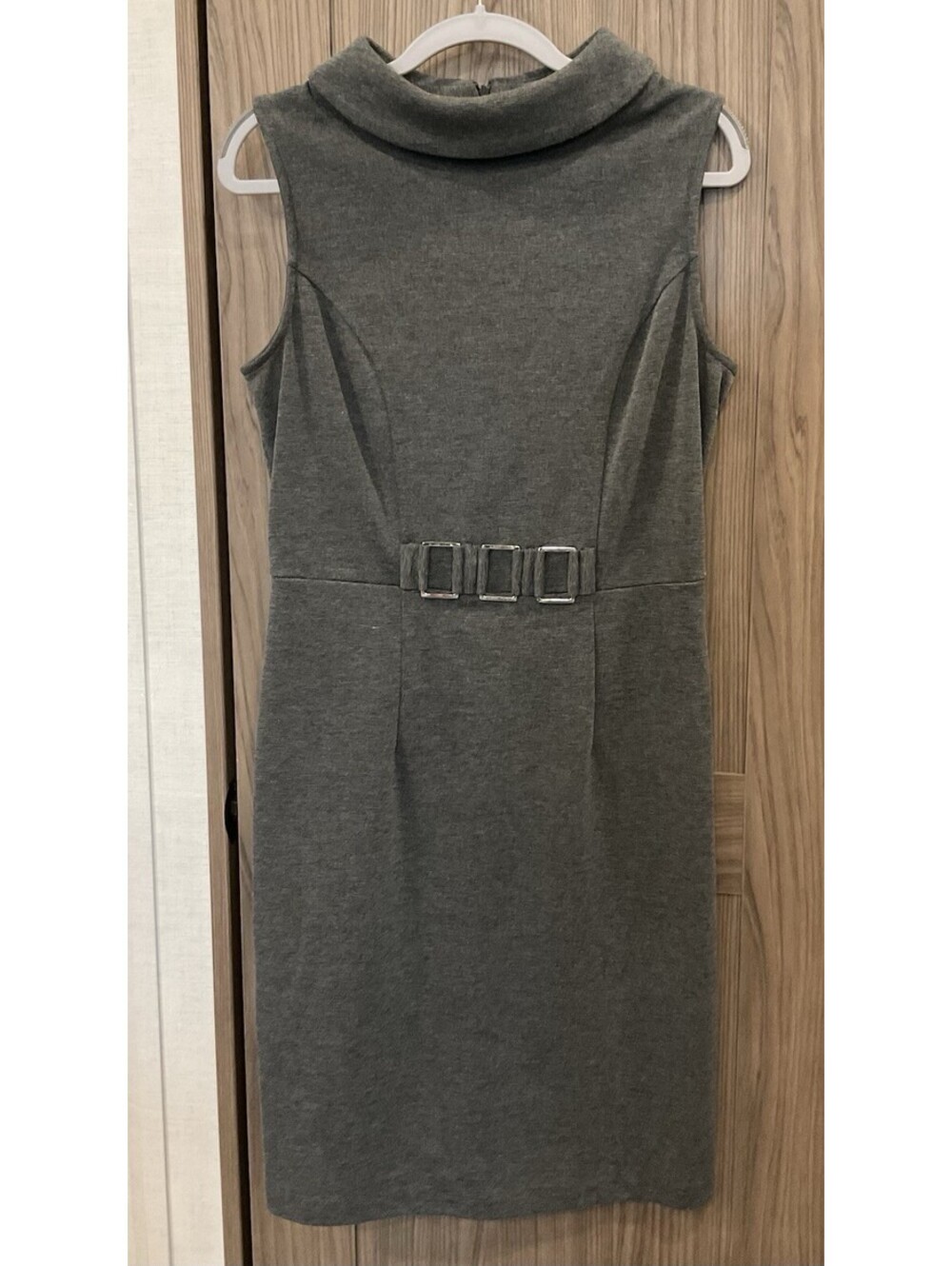 Forever Womens Sleeveless Round Neck Zip Back Retro style Dress Size S